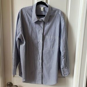 H&M Blue and White Casual Button Down Shirt